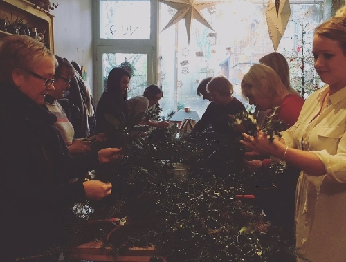 Wreath Class with soup, mince pie and hot drink
