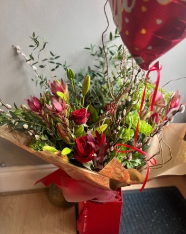 Large luxury Valentines bouquet